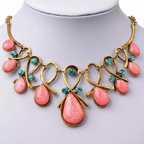 RETRO STYLE PINK STATEMENT NECKLACE #410 - Picture 2 of 2